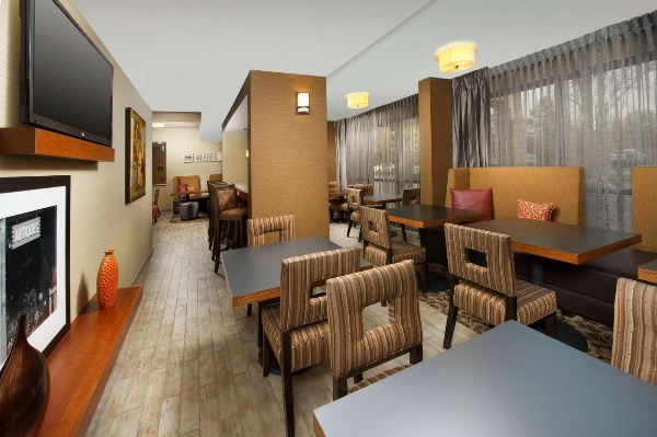 Hampton Inn By Hilton Rochester-Greece image 7